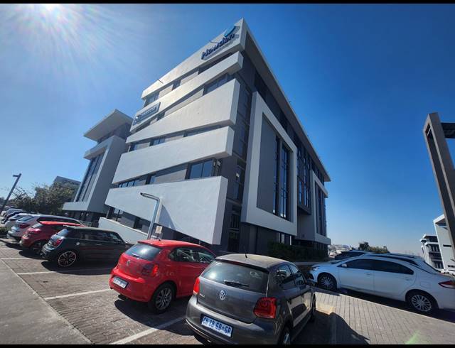 307M² OFFICE TO LET IN VORNA VALLEY